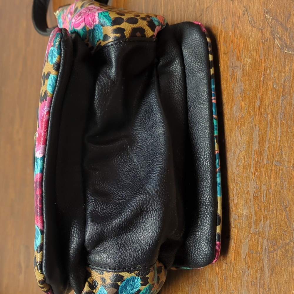 Betsy Johnson Satchel handbag leopard & flowers Bowler - Picture 5 of 15